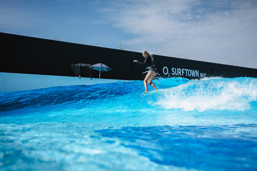 O2 Surfwelle Surfen für alle | o2 SURFTOWN MUC